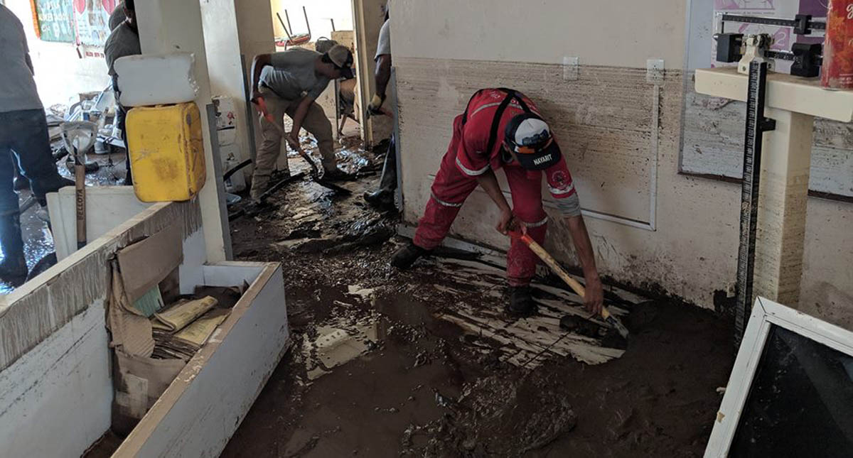 Siguen labores de limpieza en Nayarit tras paso de Willa - hospital-de-tuxpan