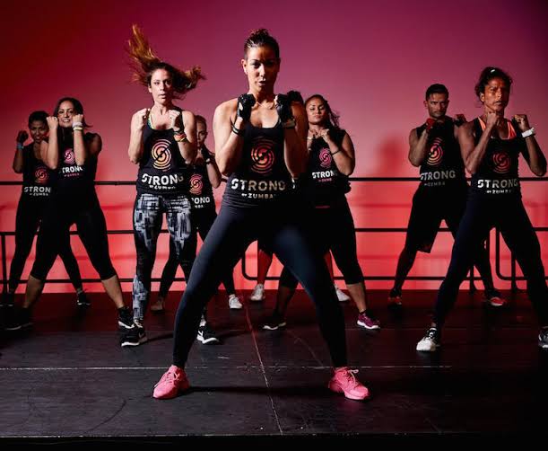 Strong by zumba: del baile al entrenamiento funcional - img-5306