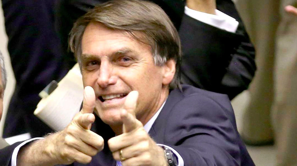 Bolsonaro apoya que alumnos filmen a profesores