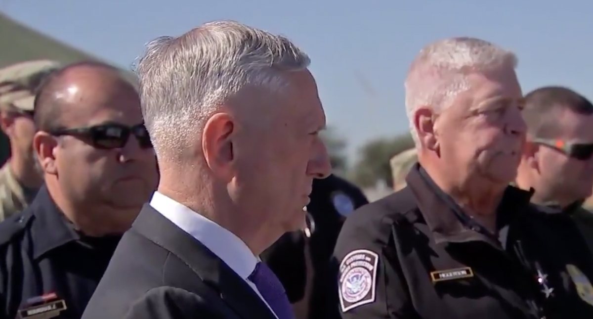 James Mattis visita frontera con Texas