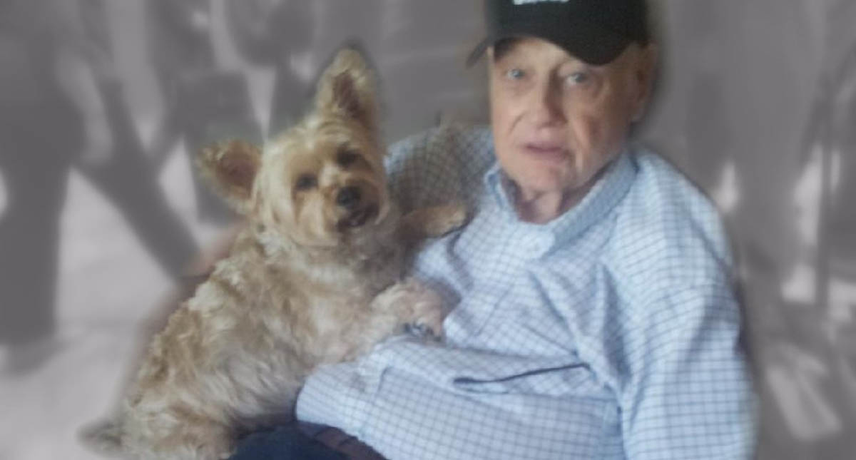 Intenta deshacerse de su padre con Alzheimer mandándolo de viaje