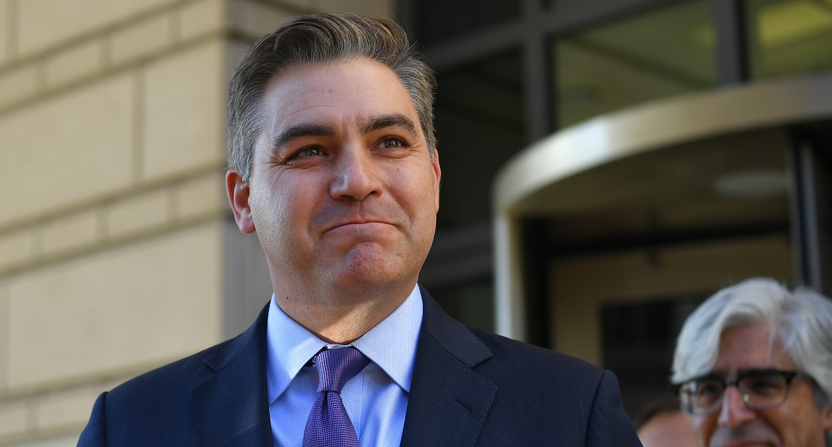 CNN desiste demanda contra la Casa Blanca