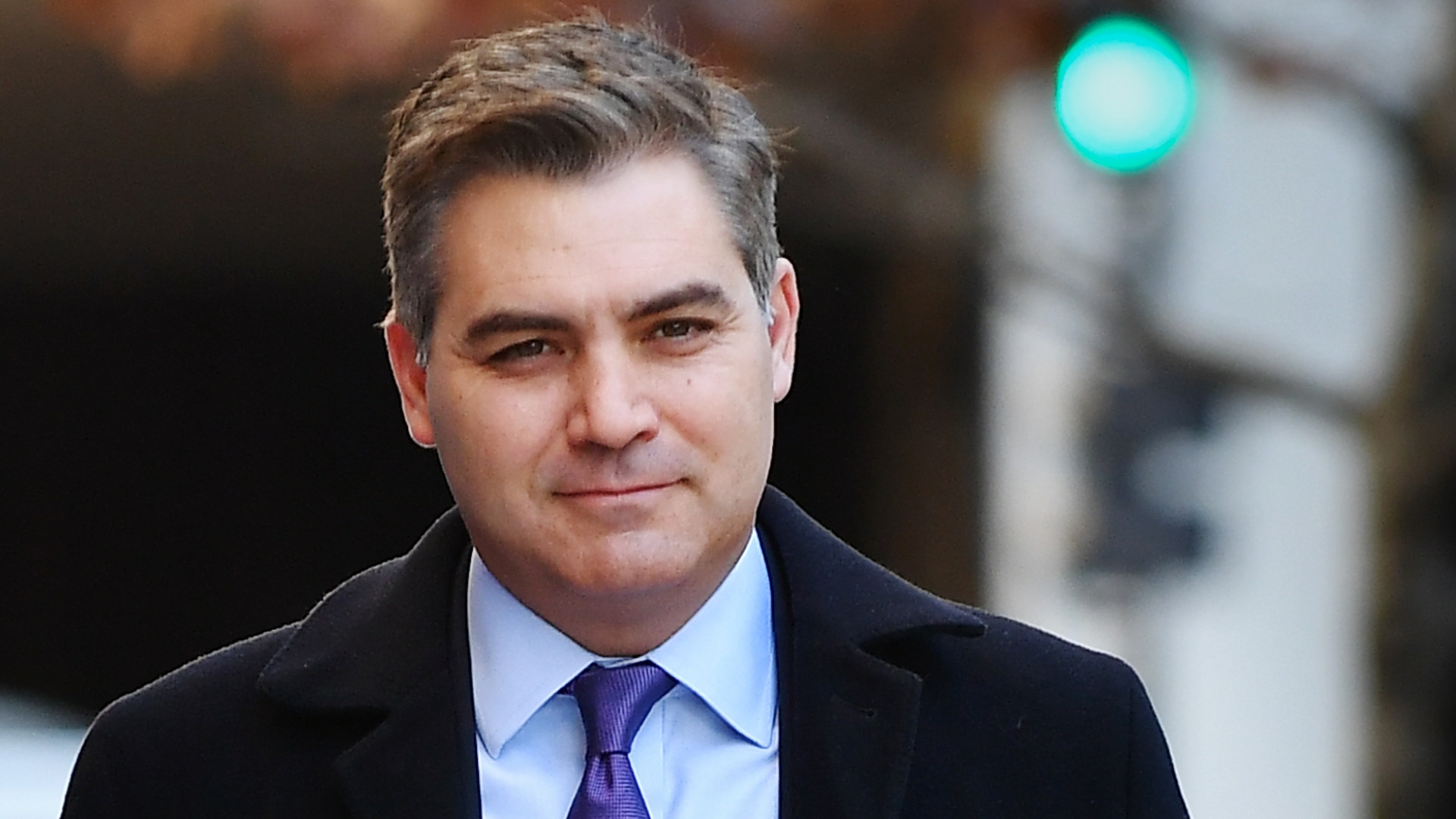 La Casa Blanca abandona esfuerzos de revocar pase de Jim Acosta