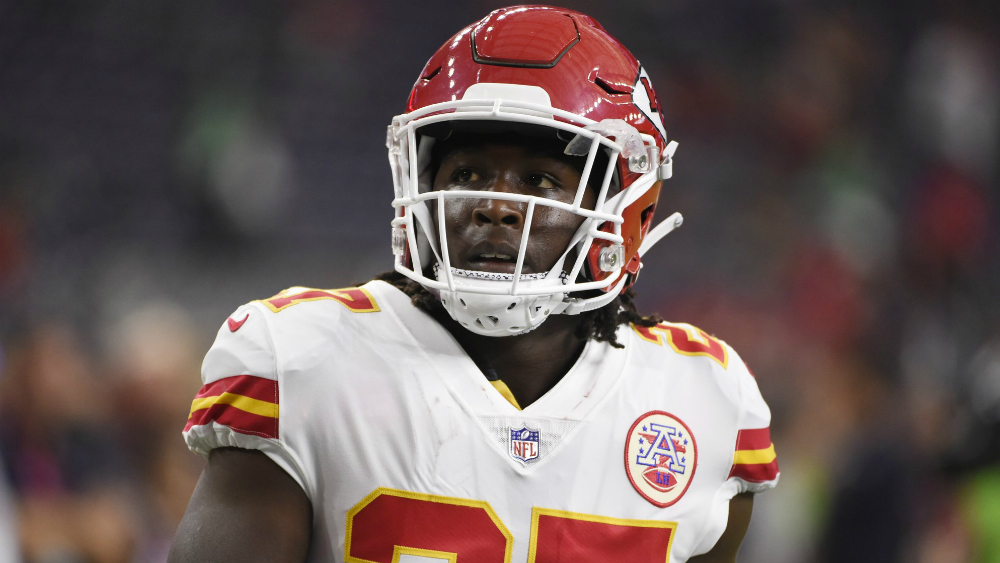 Jefes cortan a Kareem Hunt tras video donde golpea a mujer