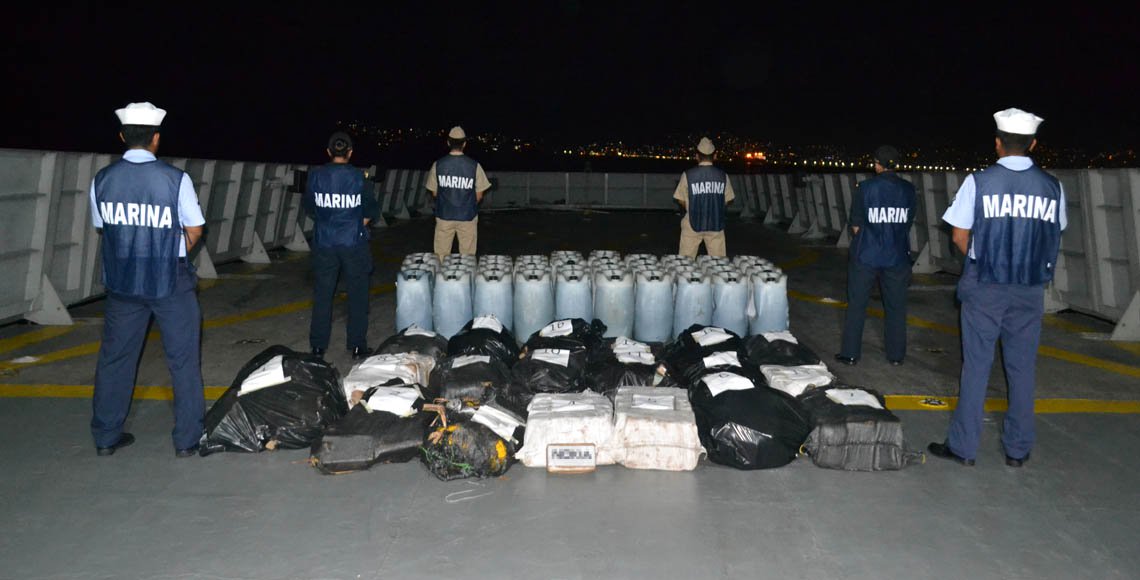 Interceptan lancha con cargamento de cocaína en playa de Guerrero - lancha-5