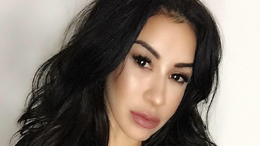 Mujer sufre daño cerebral por someterse a rinoplastia barata en México