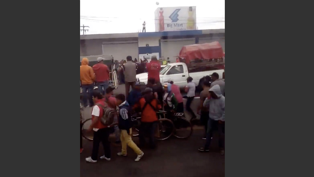 Linchan a presunto ladrón en Huixcolotla, Puebla