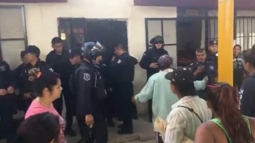 #Video Intentan linchar a profesor de primaria acusado de abuso sexual en SLP