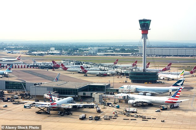 Arrestan en Londres a piloto japonés por estar ebrio antes de vuelo - london-heathrow