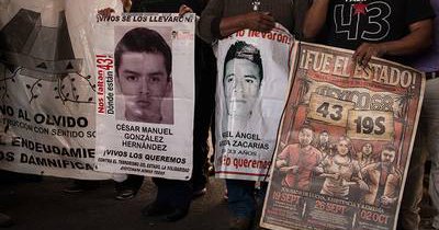 Ordenan a la Marina informar el uso de buzos en búsqueda de los 43