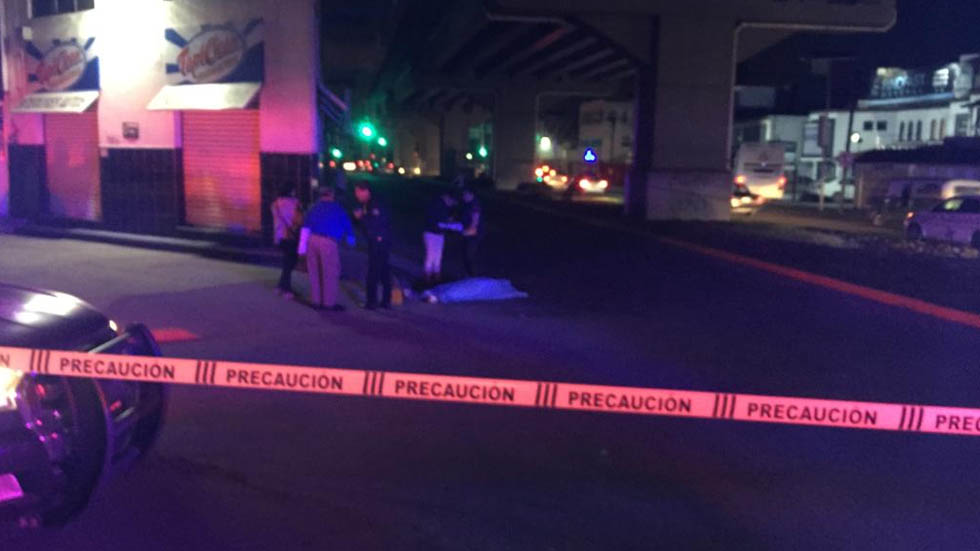 Muere joven tras caer de puente en Metepec