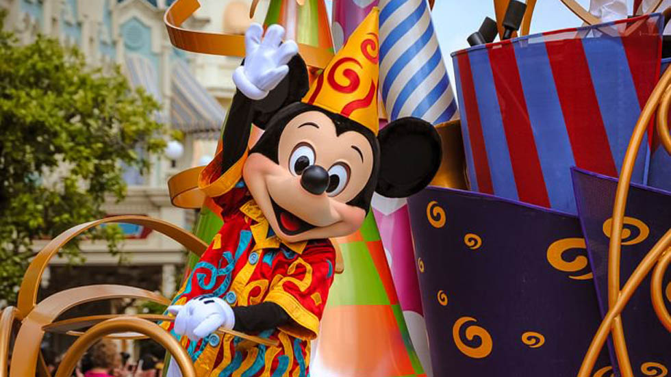 Mickey Mouse celebra sus primeros 90 años Mickey Mouse celebra sus primeros 90 años