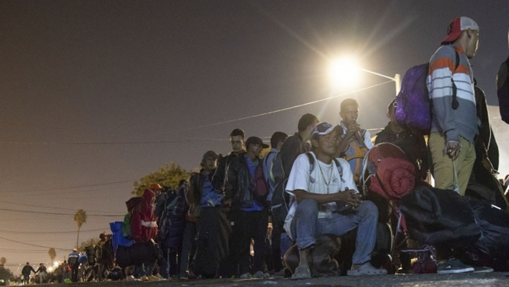 Migrantes deberán esperar hasta 2019 para pedir asilo en EE.UU.