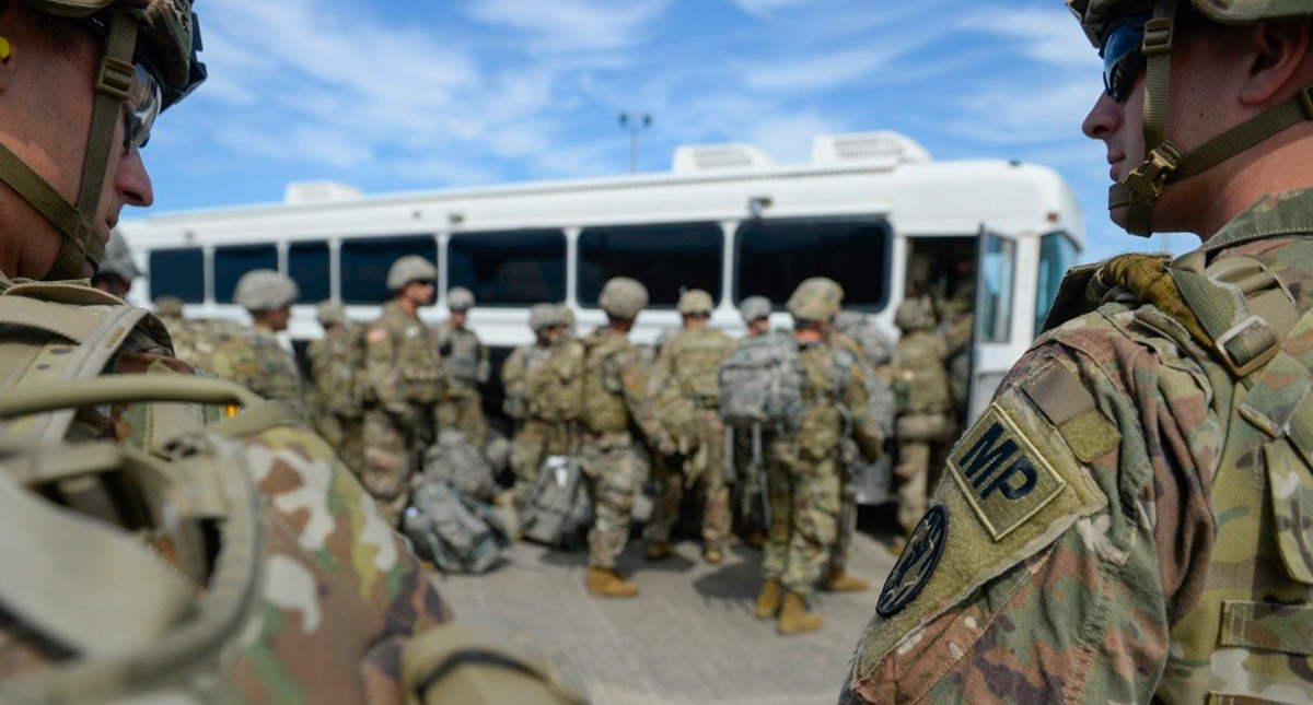 Militares de EE.UU en el puente Pharr-Reynosa