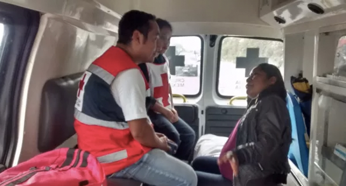 Mujer desplazada de Chiapas da a luz durante caminata