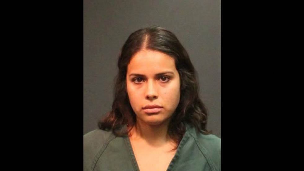 #Video Mujer golpea a empleada de McDonald’s en California por catsup