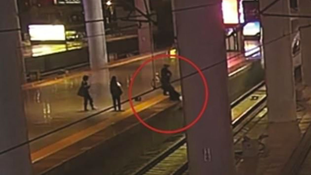 #Video Mujer se lanza a las vías del tren para “asustar” a su novio