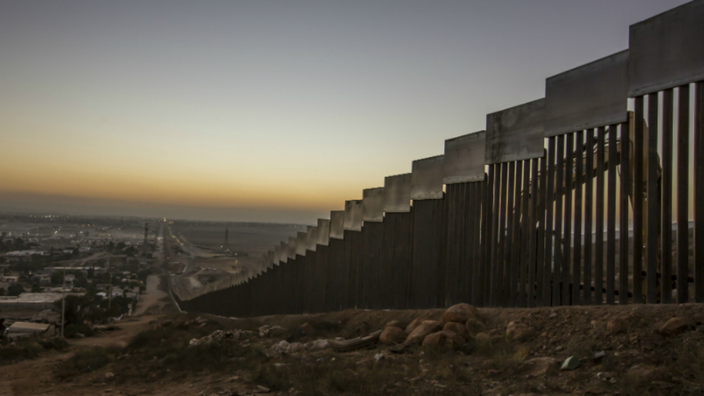 Trump pedirá ocho mil 600 mdd para construir el muro - muro-fronterizo-eeuu-mexico