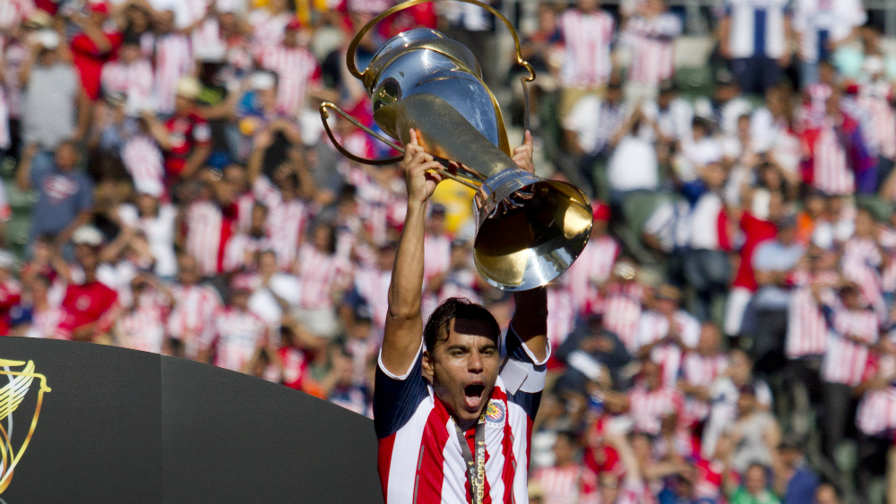 Omar Bravo anuncia su retiro del futbol profesional