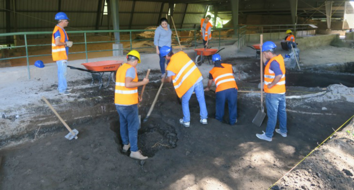 Descubren osamenta humana en sitio arqueológico de El Salvador