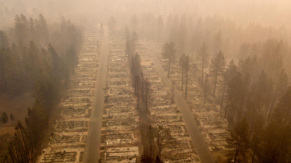 Más de mil personas desaparecidas por incendio forestal en California Más de mil personas desaparecidas por incendio forestal en California
