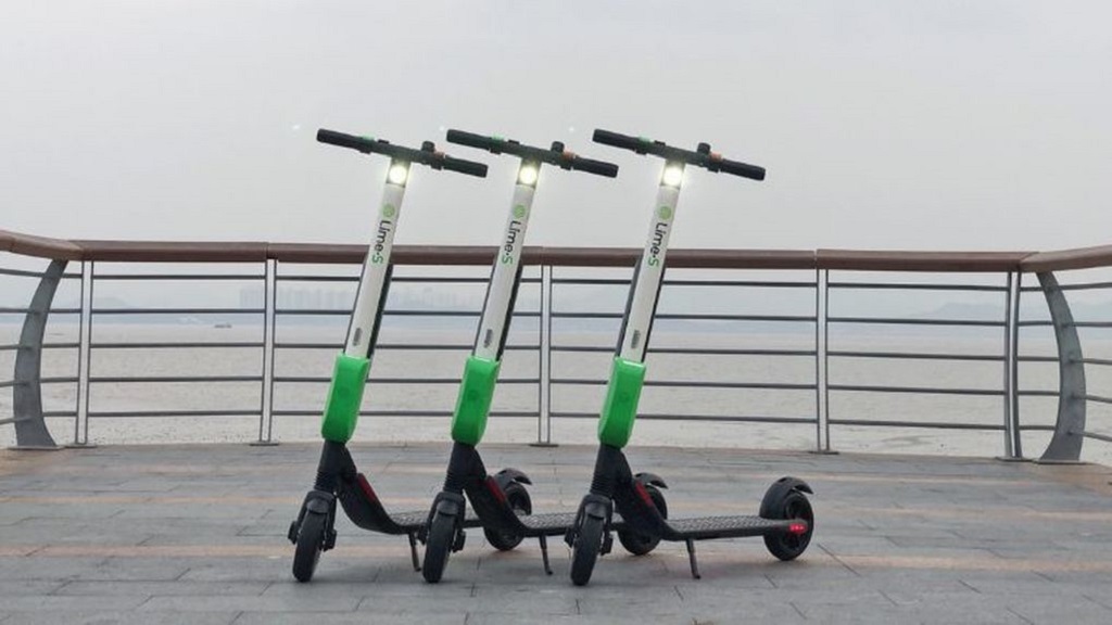 Jóvenes a bordo de patín eléctrico atropellan y matan a anciana - patines-electricos