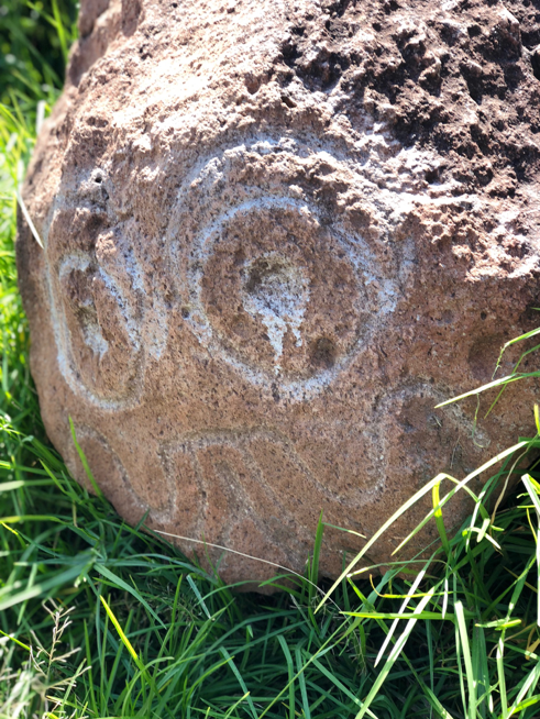 Siguiendo los pasos de Nezahualcóyotl: el Tezcotzinco - petrograbado-de-tlaloc