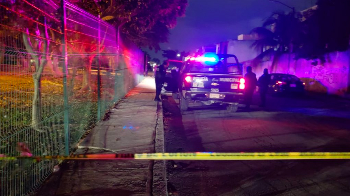 Balean a dos futbolistas en pleno partido en Cancún