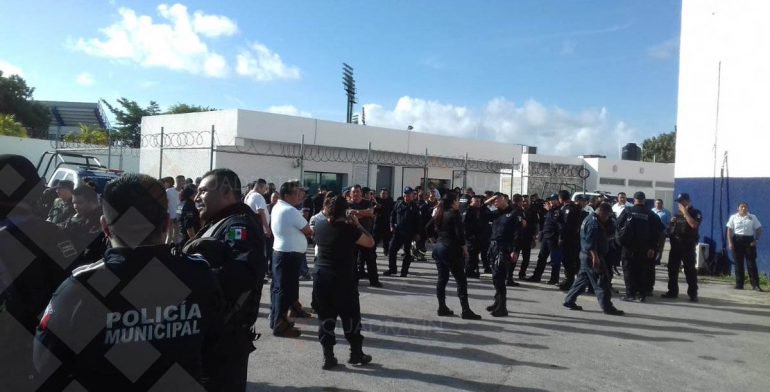 Fuerzas federales toman control de seguridad en Cancún - policias-de-cancun