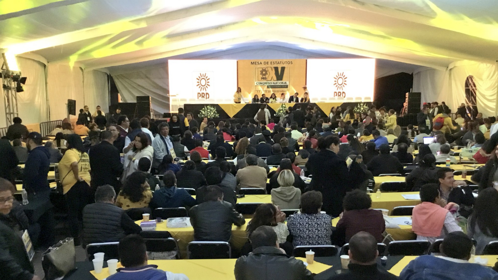 Desacuerdo entre corrientes ‘revienta’ congreso del PRD