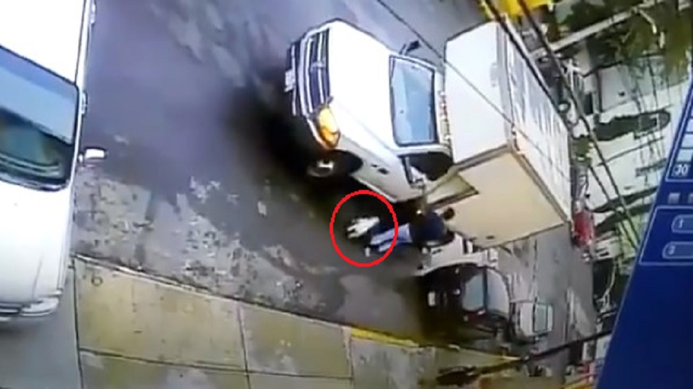 #Video Captan presunto robo de Bulldog en Coyoacán #Video Captan presunto robo de Bulldog en Coyoacán