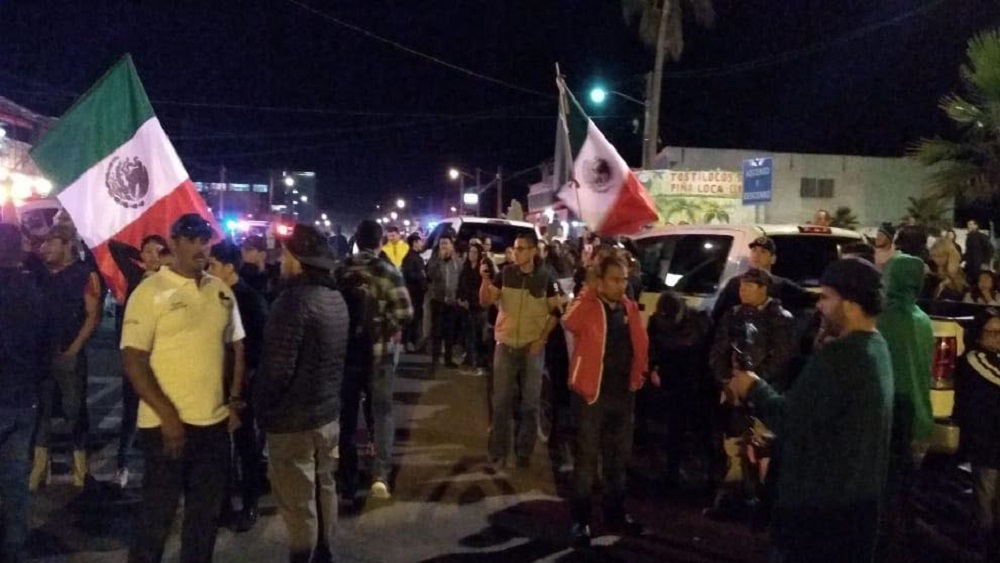 #Video Vecinos protestan contra migrantes en Tijuana