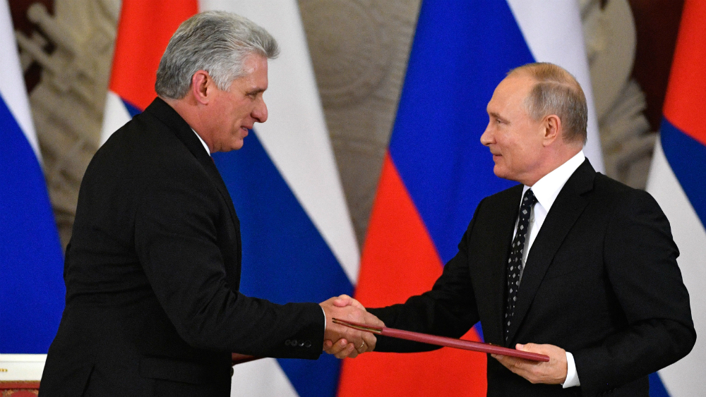 Vladimir Putin recibe a presidente de Cuba en Moscú
