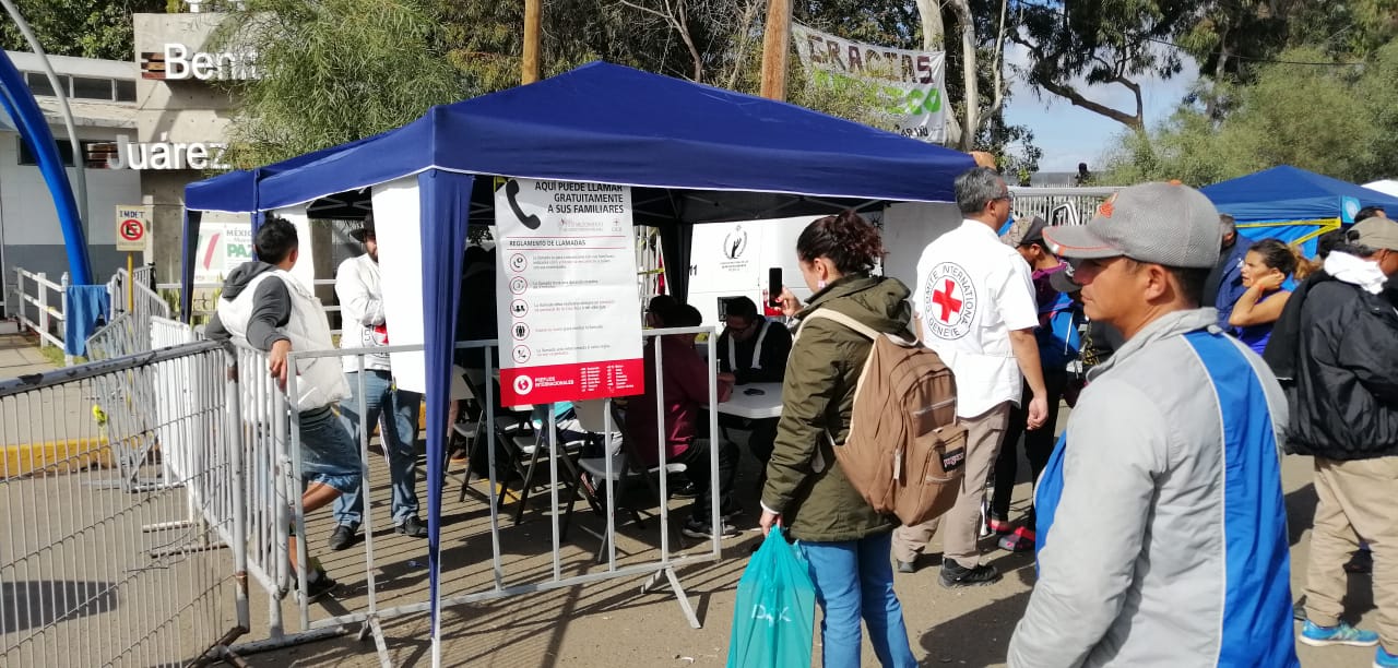 Hay casi 5 mil migrantes en el albergue Benito Juárez de Tijuana