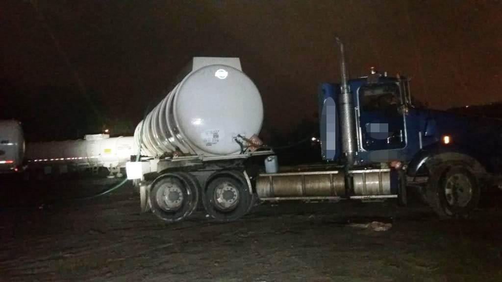 Aseguran combustible y vehículos en taller de Reynosa - reynosa-aseguran-combustible-pipas-taller