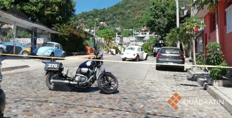 Asesinan a pasajero de taxi y hieren a taxista en Acapulco - taxista-de-acapulco-asesinado
