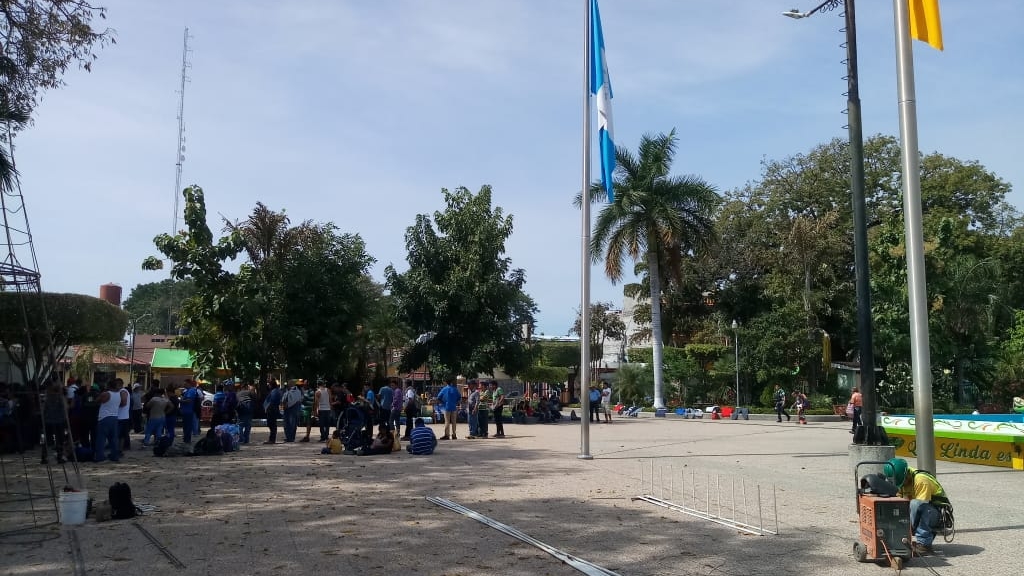 Llega a Tecún Umán cuarta caravana de migrantes salvadoreños