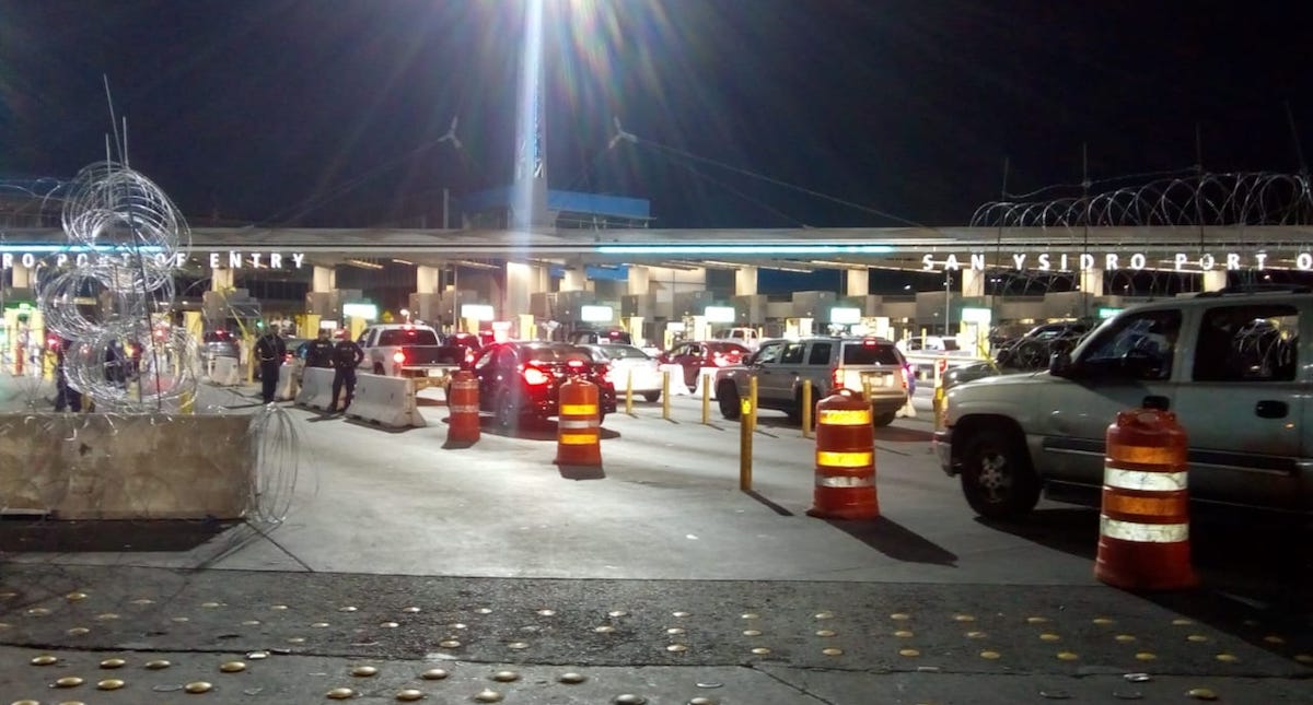 Reabren garita de San Ysidro a vehículos tras incidentes