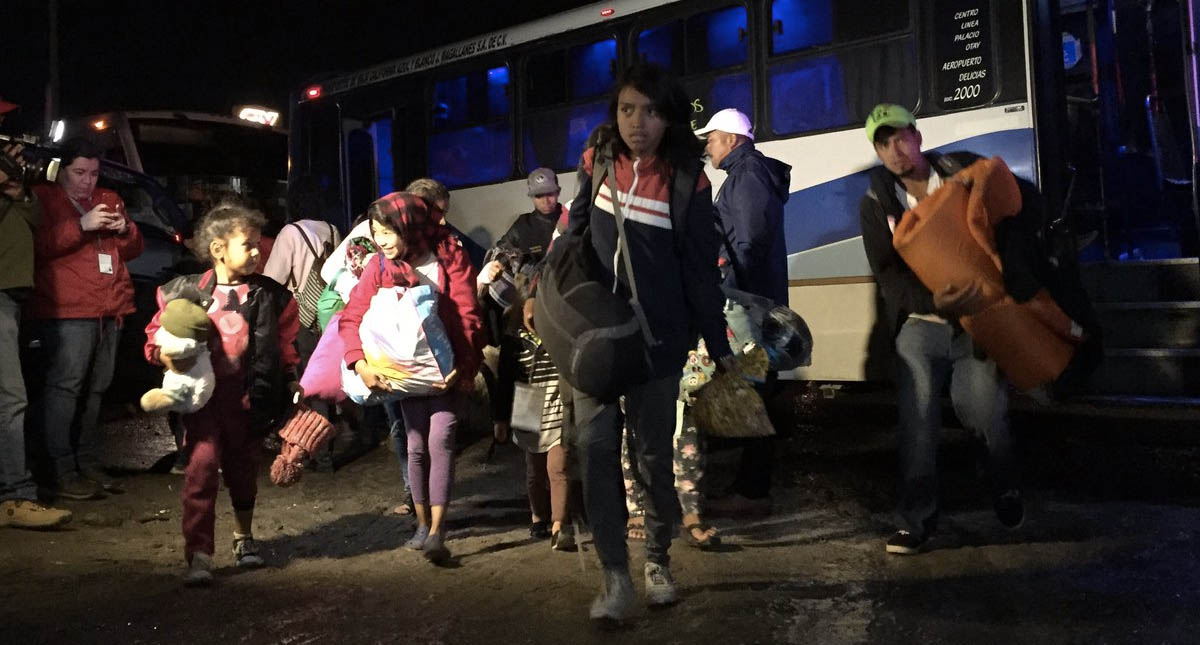 Reubican a migrantes a nuevo albergue en Tijuana