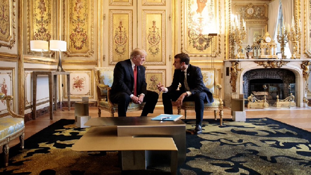 Macron intenta reducir tensión con Trump sobre defensa europea