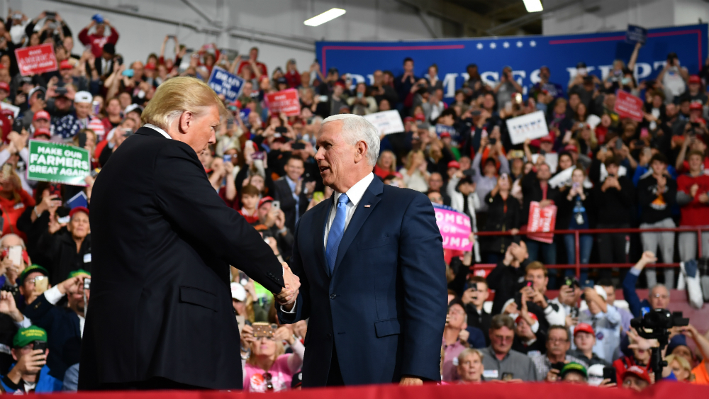 Pence dice que los republicanos mantendrán control de la Cámara