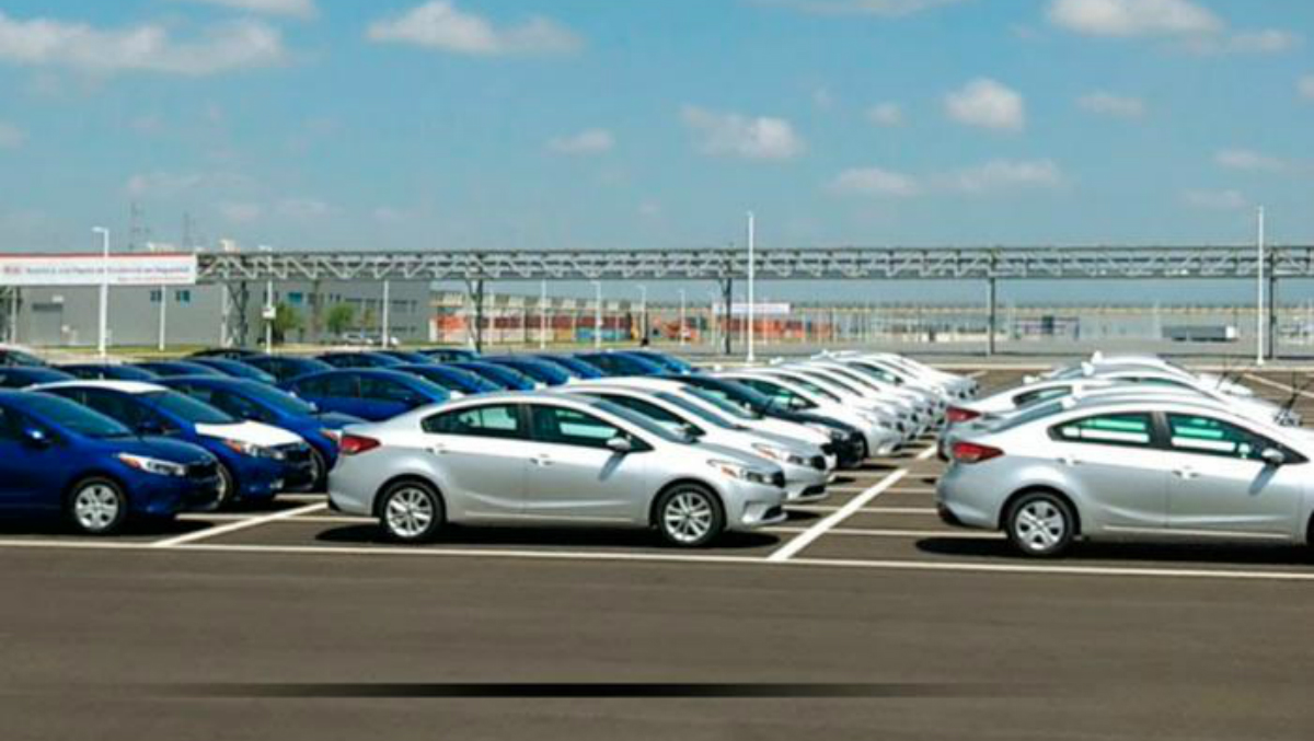 Aumenta ligeramente venta de autos en el país