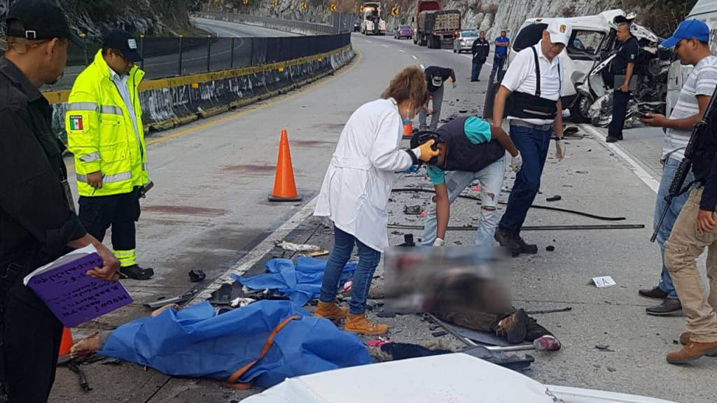 Mueren cinco jóvenes en la Autopista del Sol - victimas-de-choque-en-la-autopista-del-sol