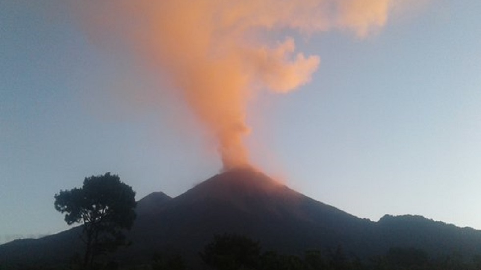 Volcán de Fuego de Guatemala aumenta su fase eruptiva