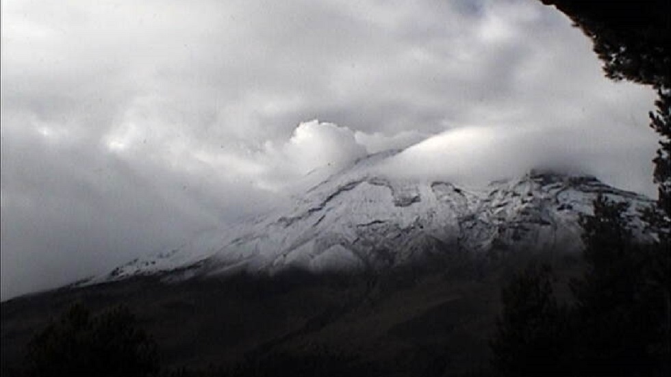 Popocatépetl amanece cubierto de nieve