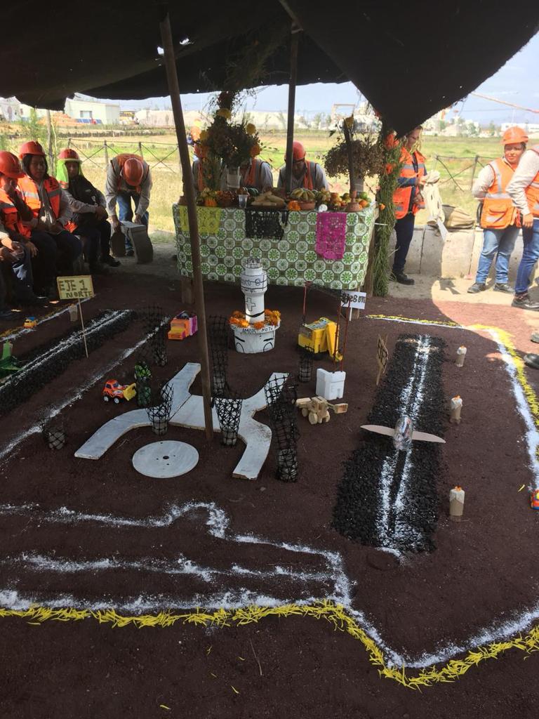 #Fotos Trabajadores dedican altares de muertos... al NAIM - whatsapp-image-2018-11-01-at-200834-5