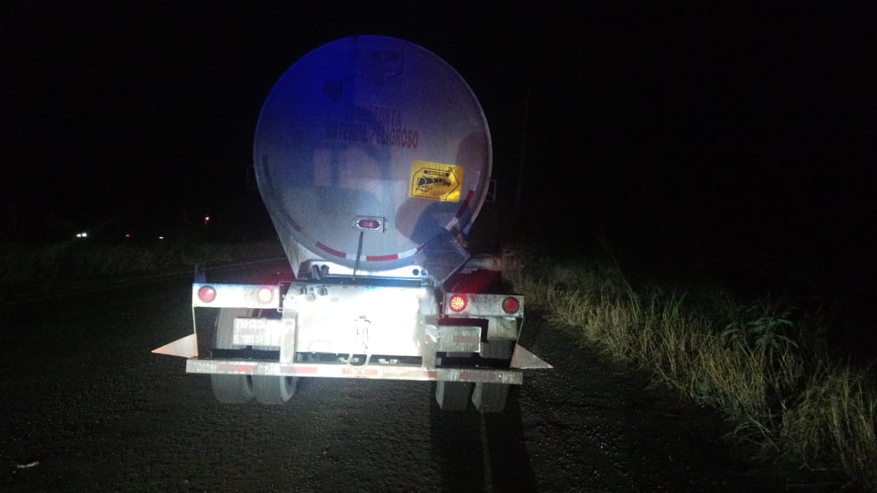 Decomisan al menos 27 mil litros de hidrocarburo en Tamaulipas - whatsapp-image-2018-11-18-at-23403-pm-5