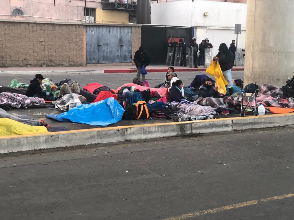 Suman más de cuatro mil 700 los migrantes atendidos en albergue de Tijuana - whatsapp-image-2018-11-23-at-112641-2
