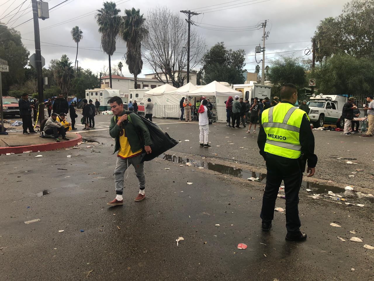 Más de 5 mil migrantes continúan en el albergue Benito Juárez - whatsapp-image-2018-11-30-at-120551-pm1