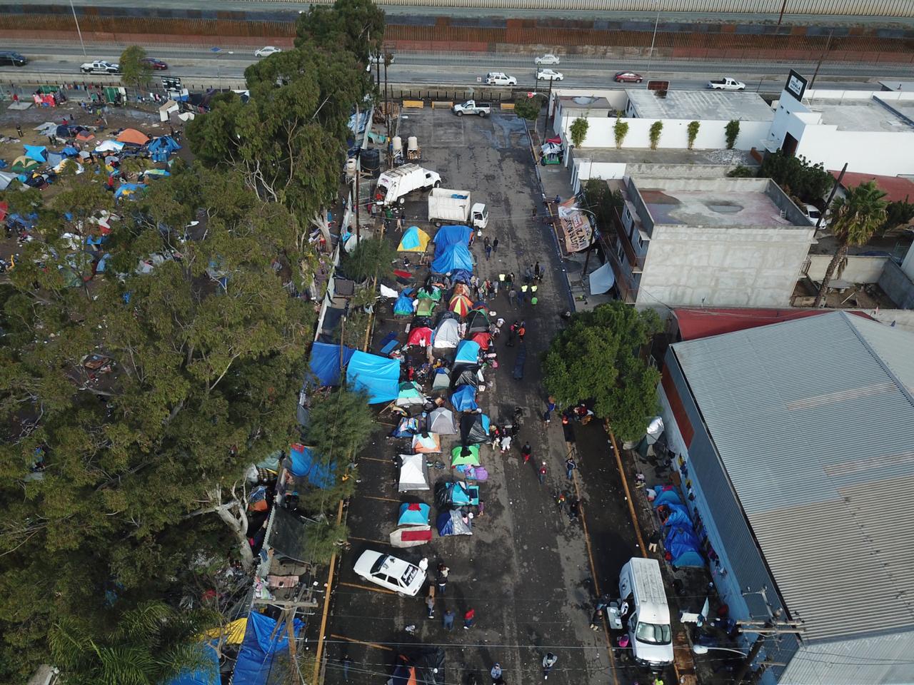 Más de 5 mil migrantes continúan en el albergue Benito Juárez - whatsapp-image-2018-11-30-at-32002-pm2